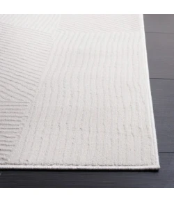 Safavieh Saylor Ivory SAY100 6 ft. 3 in. X 6 ft. 3 in. Square Rug