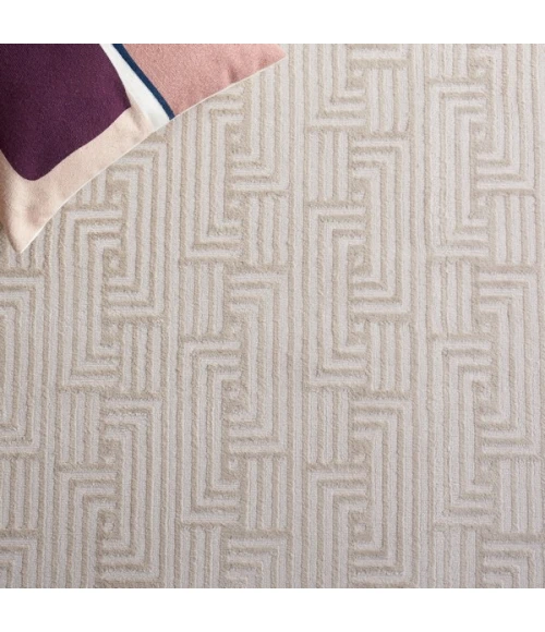 Safavieh Saylor Beige / Ivory SAY102 6 ft. 3 in. X 6 ft. 3 in. Round Rug