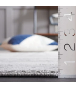 Safavieh Saylor Grey / Ivory SAY105 6 ft. 3 in. X 6 ft. 3 in. Round Rug