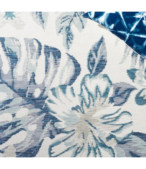 Safavieh Sunrise Ivory / Blue Grey SUN671 6 ft. 7 in. X 6 ft. 7 in. Square Rug