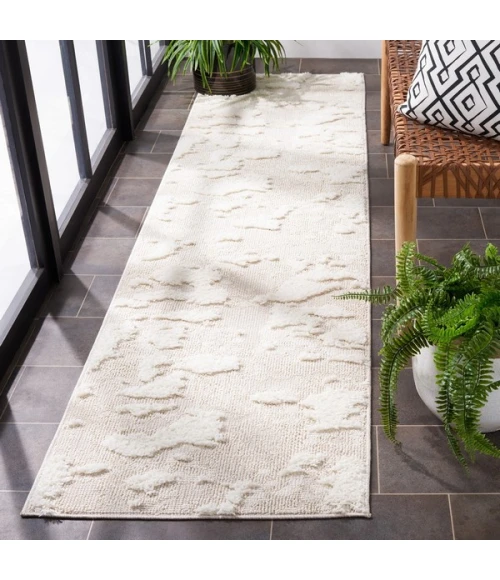 Safavieh Trends Beige / Ivory TRD100 2 ft. 2 in. X 7 ft. Runner Rug