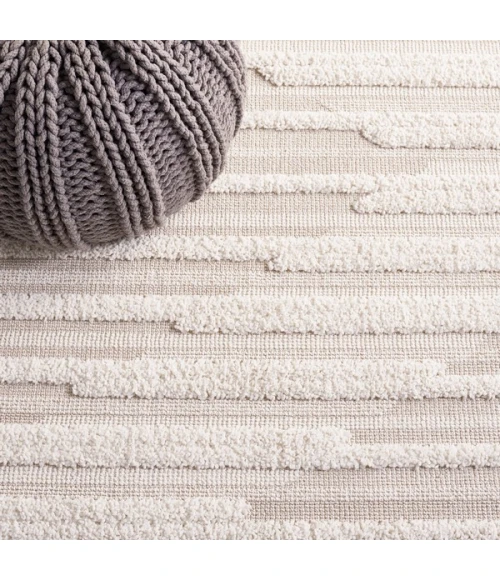 Safavieh Trends Beige / Ivory TRD102 6 ft. 7 in. X 6 ft. 7 in. Square Rug