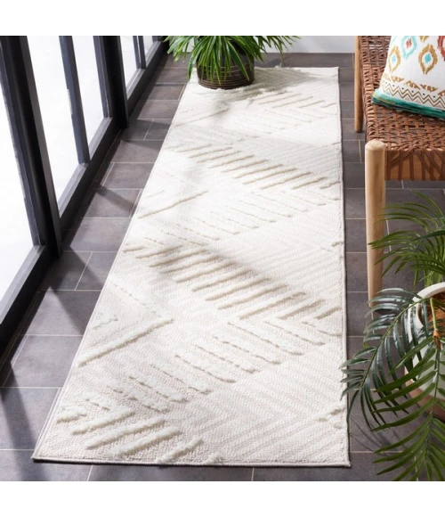 Safavieh Trends Beige / Ivory TRD104 2 ft. 2 in. X 8 ft. Runner Rug