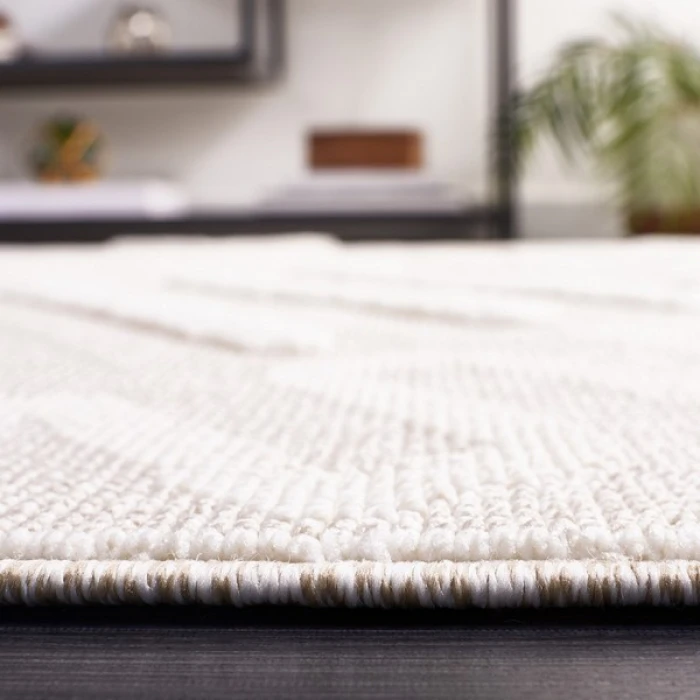 Safavieh Trends Beige / Ivory TRD104 5 ft. 3 in. X 7 ft. 6 in. Rectangle Rug
