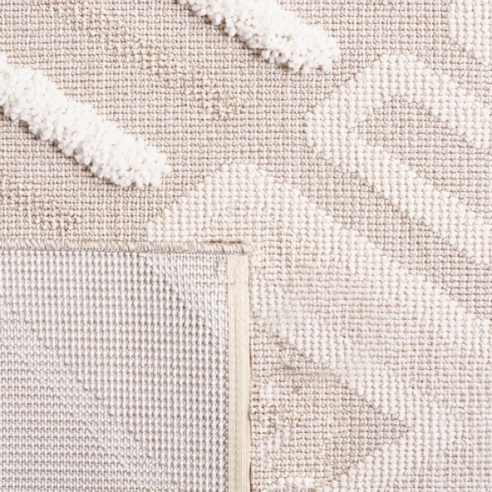 Safavieh Trends Beige / Ivory TRD104 5 ft. 3 in. X 7 ft. 6 in. Rectangle Rug