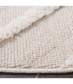 Safavieh Trends Beige / Ivory TRD104 6 ft. 7 in. X 6 ft. 7 in. Round Rug