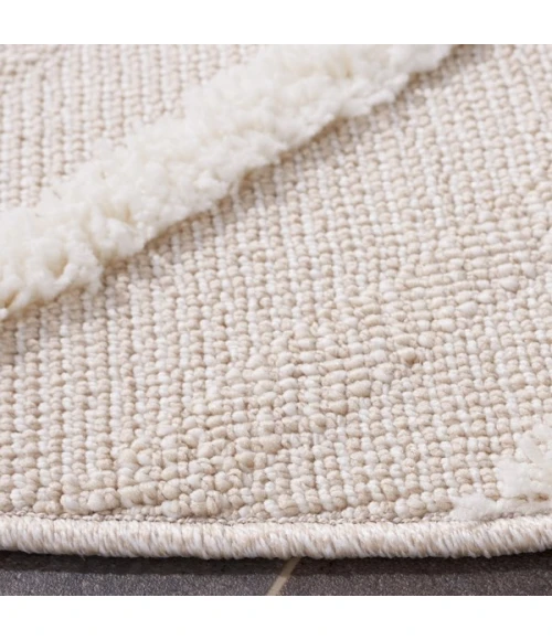 Safavieh Trends Beige / Ivory TRD104 6 ft. 7 in. X 6 ft. 7 in. Round Rug