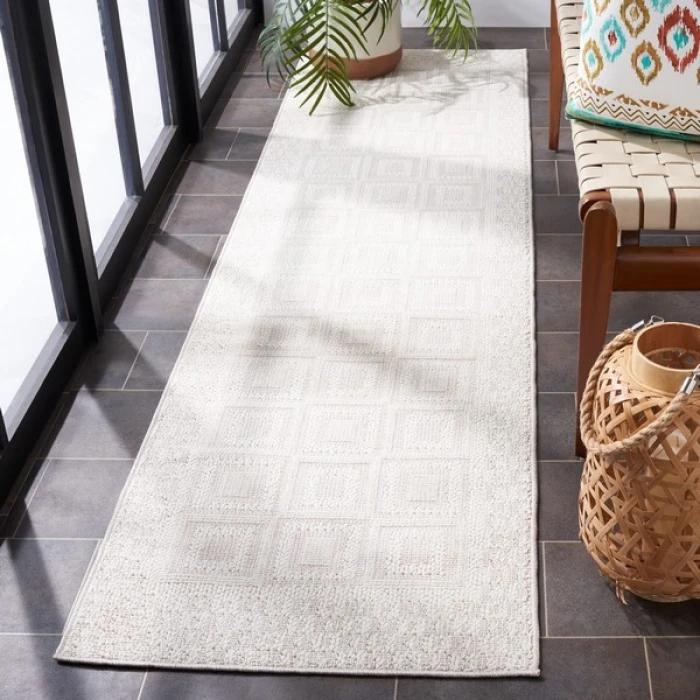 Safavieh Trends Beige / Ivory TRD106 2 ft. 2 in. X 8 ft. Runner Rug