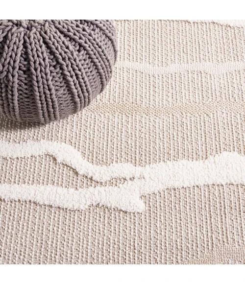 Safavieh Trends Beige / Ivory TRD112 5 ft. 3 in. X 5 ft. 3 in. Square Rug