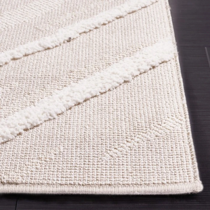 Safavieh Trends Beige / Ivory TRD118 2 ft. 2 in. X 8 ft. Runner Rug