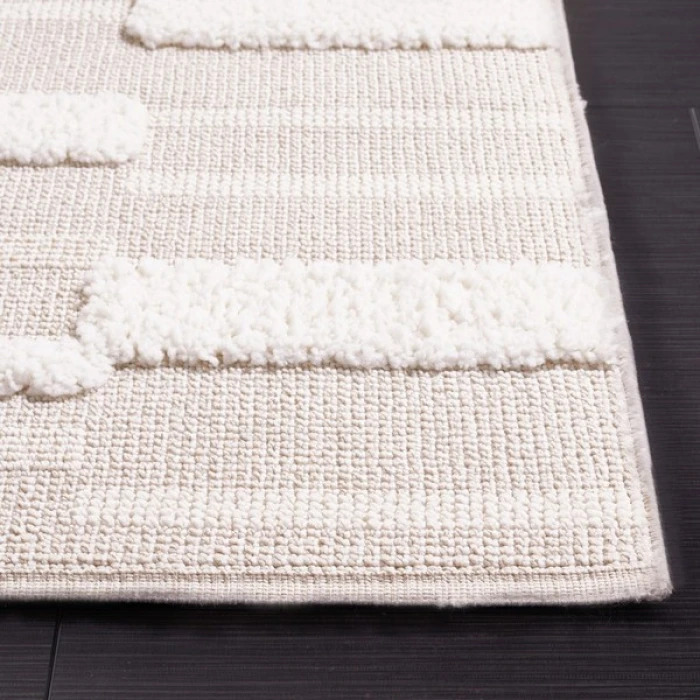 Safavieh Trends Beige / Ivory TRD120 6 ft. 7 in. X 6 ft. 7 in. Square Rug