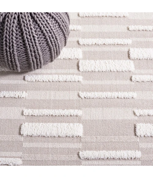 Safavieh Trends Beige / Ivory TRD120 2 ft. 2 in. X 11 ft. Runner Rug