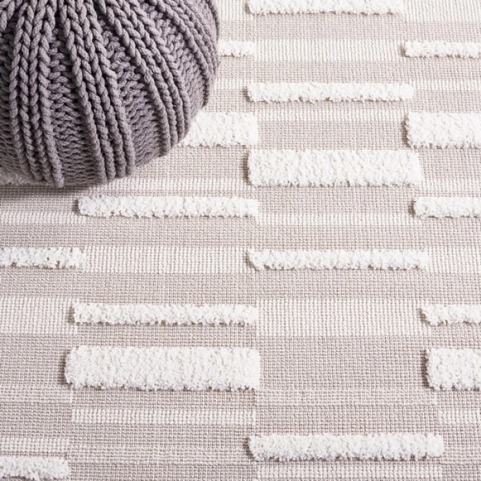 Safavieh Trends Beige / Ivory TRD120 6 ft. 7 in. X 6 ft. 7 in. Square Rug