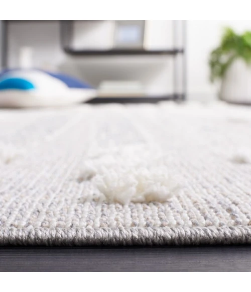 Safavieh Trends Grey / Ivory TRD122 6 ft. 7 in. X 6 ft. 7 in. Square Rug