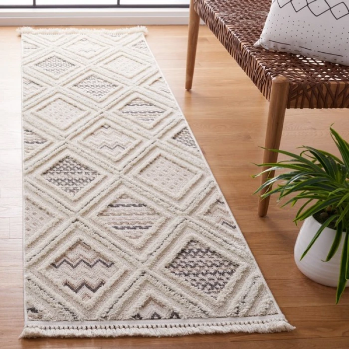 Safavieh Urban Grey / Ivory URB202 2 ft. 2 in. X 8 ft. Runner Rug