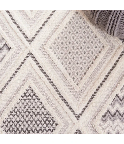 Safavieh Urban Grey / Ivory URB202 4 ft. X 6 ft. Rectangle Rug