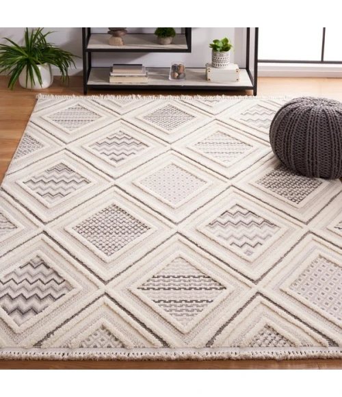 Safavieh Urban Grey / Ivory URB202 4 ft. X 6 ft. Rectangle Rug