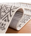 Safavieh Urban Grey / Ivory URB204 5 ft. 3 in. X 7 ft. 6 in. Rectangle Rug