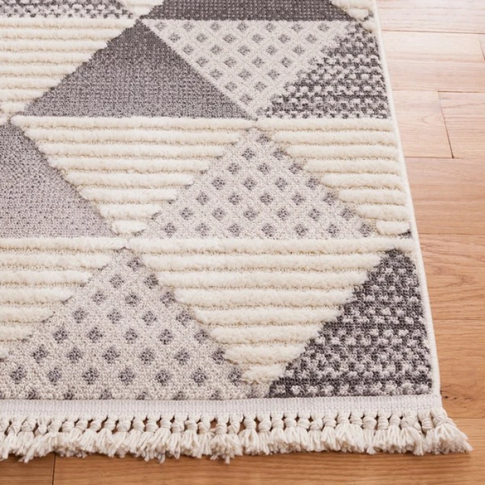 Safavieh Urban Grey / Ivory URB206 4 ft. X 6 ft. Rectangle Rug