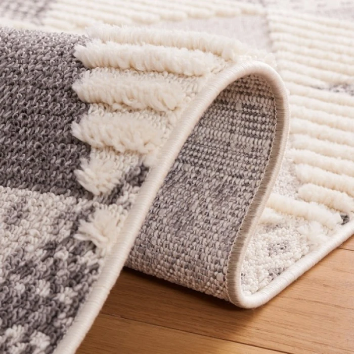 Safavieh Urban Grey / Ivory URB206 4 ft. X 6 ft. Rectangle Rug