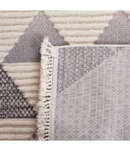 Safavieh Urban Grey / Ivory URB206 5 ft. 3 in. X 7 ft. 6 in. Rectangle Rug