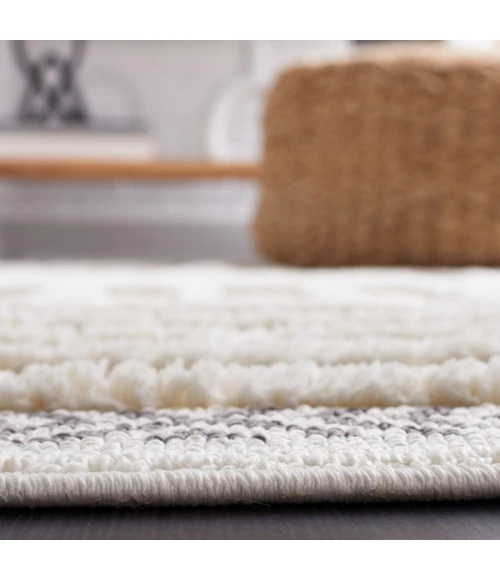 Safavieh Urban Beige / Ivory URB212 5 ft. 3 in. X 7 ft. 6 in. Rectangle Rug