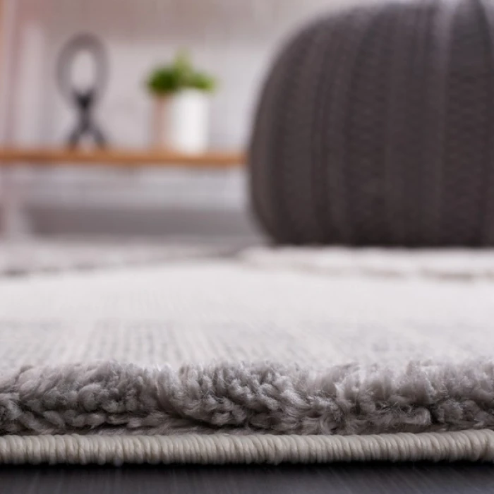 Safavieh Urban Grey / Light Grey URB218 6 ft. 7 in. X 6 ft. 7 in. Round Rug