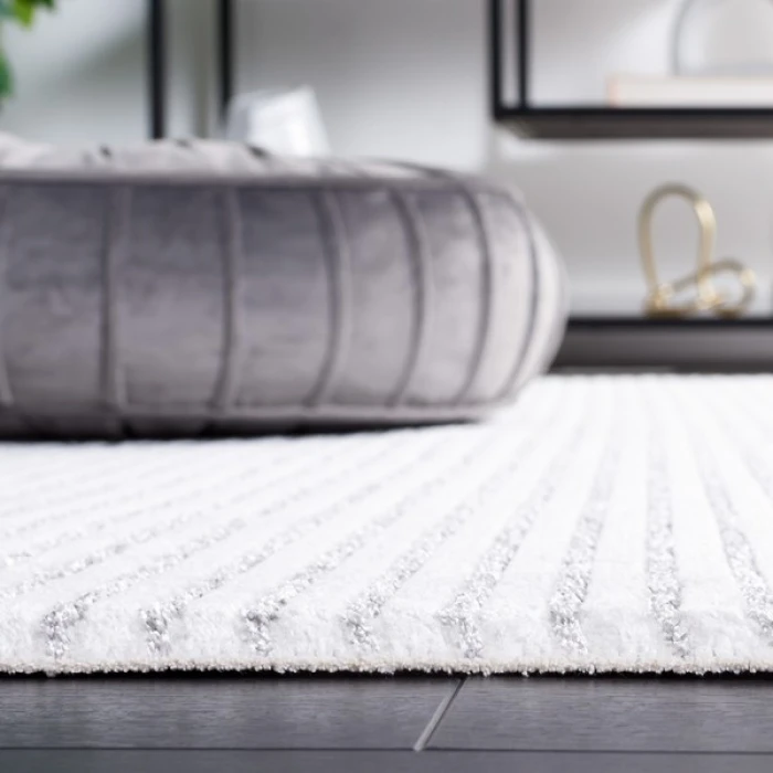 Safavieh Whisper Grey / Dark Grey WHS550 5 ft. 3 in. X 7 ft. 6 in. Rectangle Rug