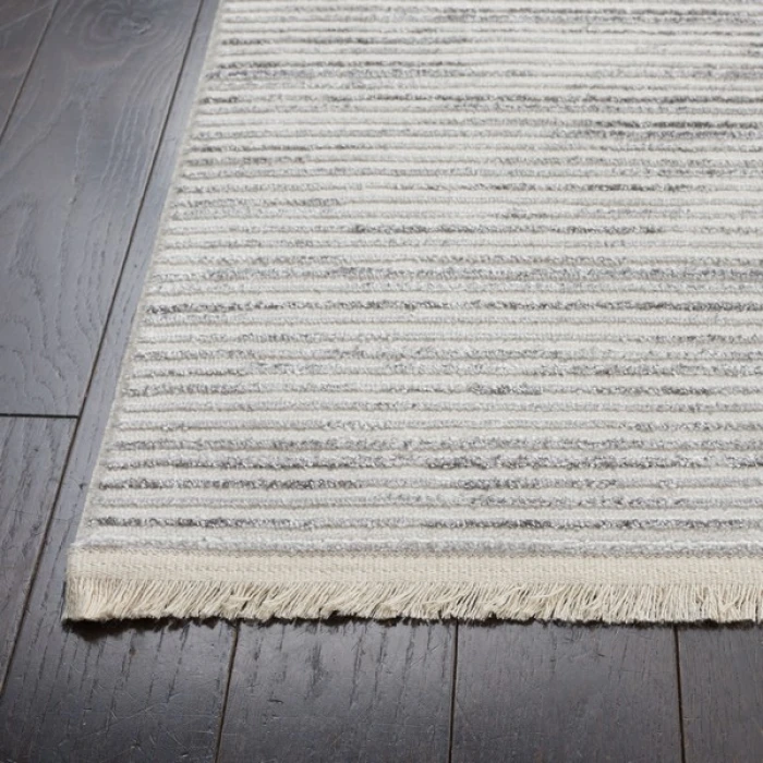 Safavieh Whisper Light Grey / Ivory WHS565 5 ft. 3 in. X 7 ft. 6 in. Rectangle Rug