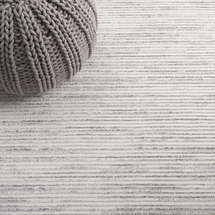 Safavieh Whisper Light Grey / Ivory WHS565 6 ft. 7 in. X 6 ft. 7 in. Round Rug