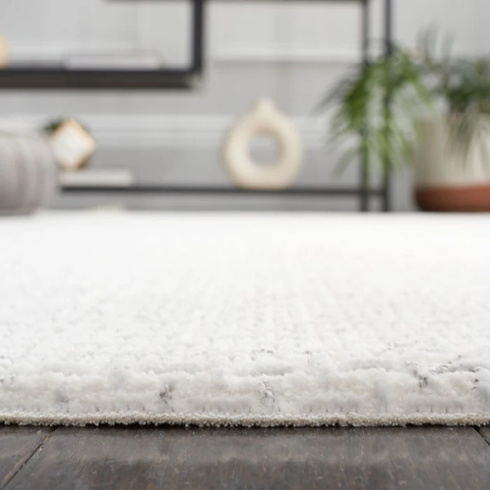 Safavieh Whisper Light Grey / Ivory WHS568 6 ft. 7 in. X 6 ft. 7 in. Round Rug