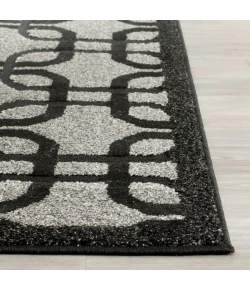 Safavieh York Grey / Black YRK1500 5 ft. 3 in. X 7 ft. 7 in. Rectangle Rug