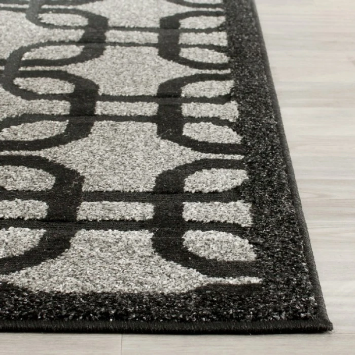 Safavieh York Grey / Black YRK1500 5 ft. 3 in. X 7 ft. 7 in. Rectangle Rug