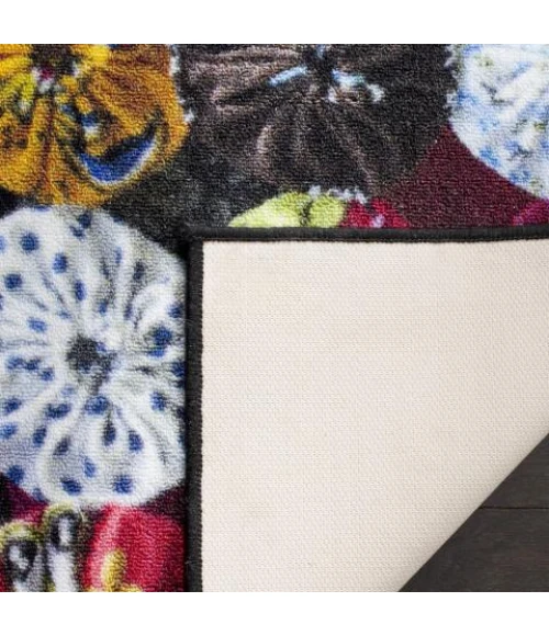 Safavieh Aztec AZT207 Red / Multi 5'-1" X 7'-6" Rectangle Area Rug