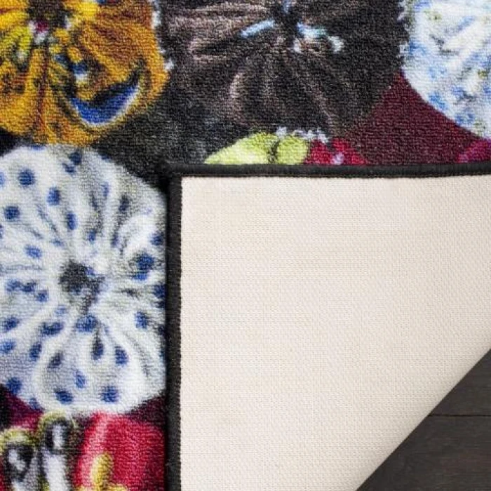 Safavieh Aztec AZT207 Red / Multi 4' X 6' Rectangle Area Rug
