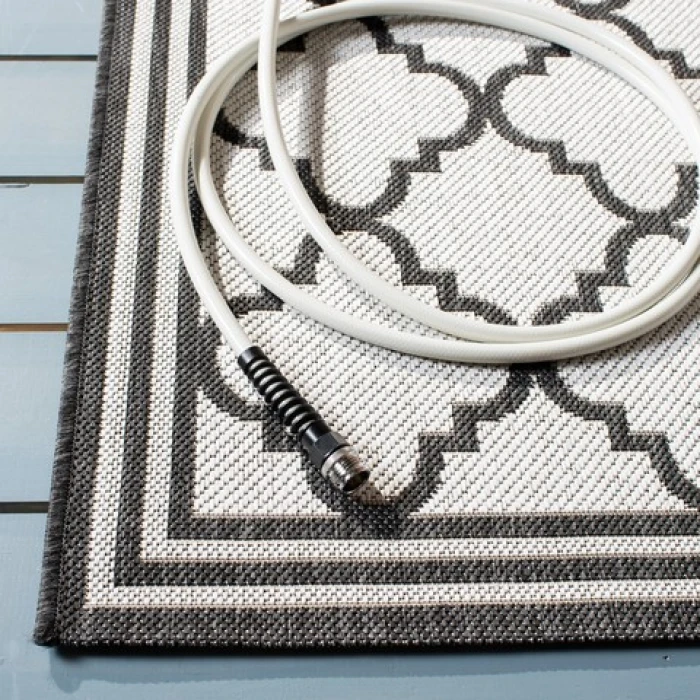 Safavieh Beach House BHS121 Light Grey / Charcoal 2'-2" X 10' Runner Area Rug