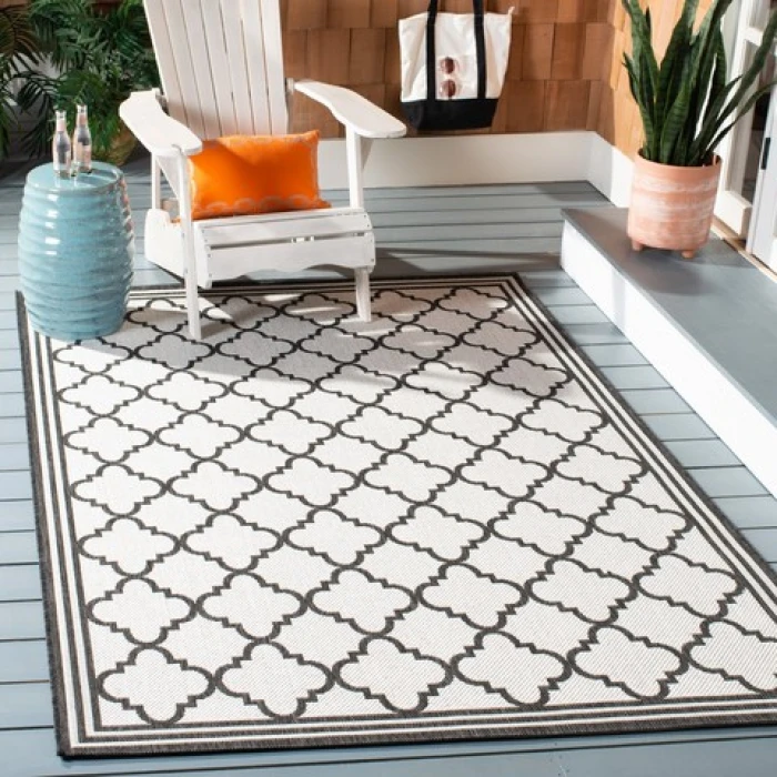 Safavieh Beach House BHS121 Light Grey / Charcoal 2'-2" X 4' Accent Area Rug