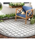Safavieh Beach House BHS121 Light Grey / Charcoal 4' X 4' Round Area Rug