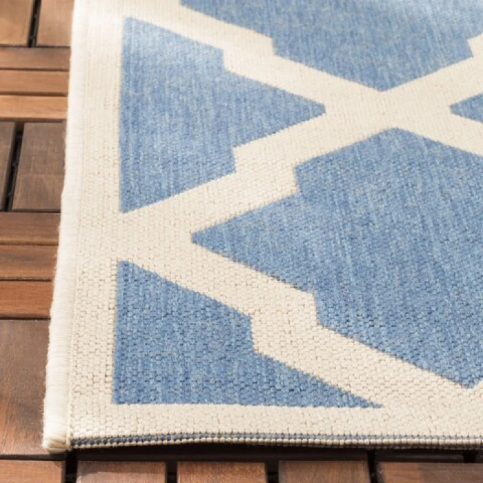Safavieh Beach House BHS122 Blue / Creme 5'-3" X 7'-6" Rectangle Area Rug