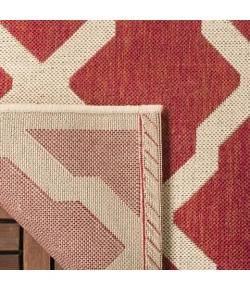 Safavieh Beach House BHS122 Red / Creme 6'-7" X 6'-7" Round Area Rug