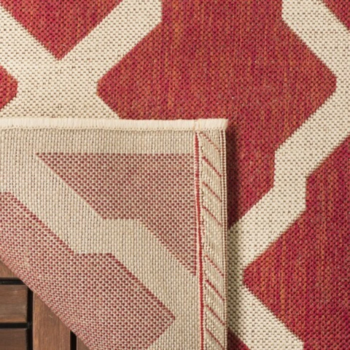 Safavieh Beach House BHS122 Red / Creme 6'-7" X 6'-7" Round Area Rug