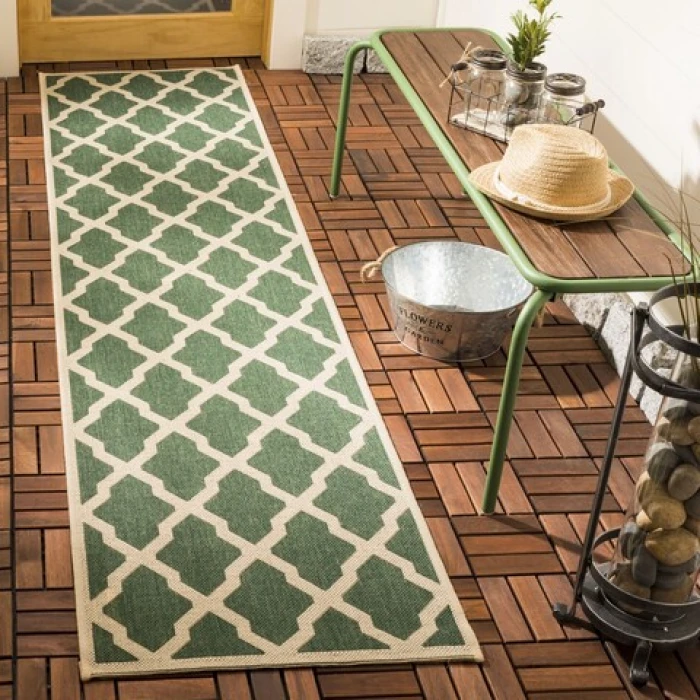 Safavieh Beach House BHS122 Green / Creme 2'-2" X 8' Runner Area Rug