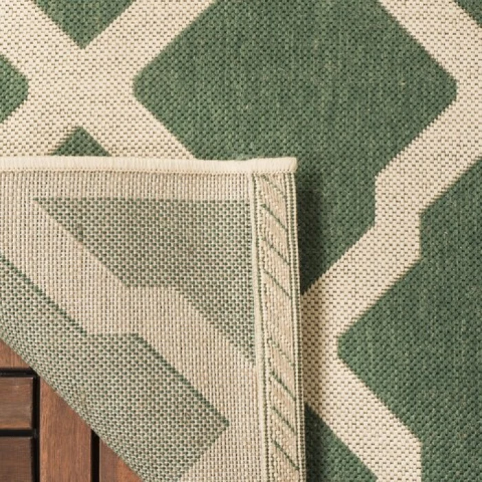 Safavieh Beach House BHS122 Green / Creme 6'-7" X 6'-7" Round Area Rug
