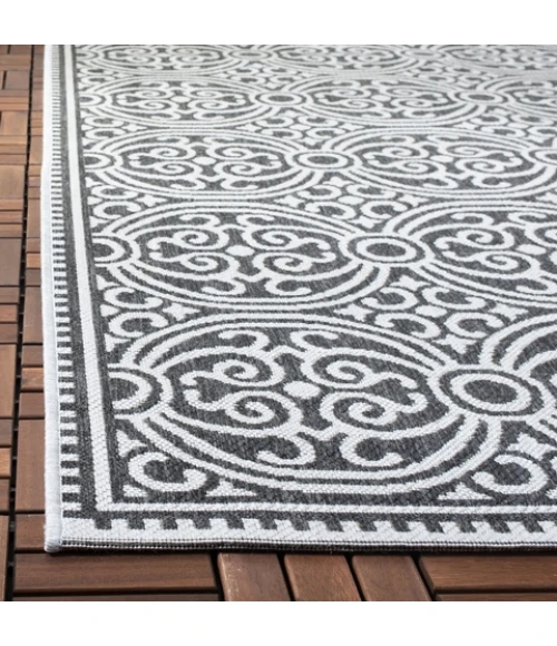 Safavieh Beach House BHS134 Light Grey / Charcoal 8' X 8' Round Area Rug