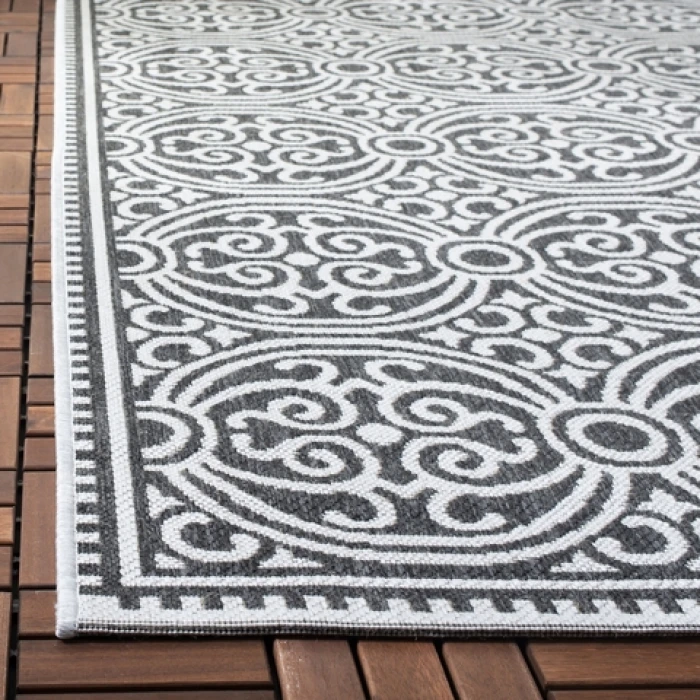 Safavieh Beach House BHS134 Light Grey / Charcoal 6'-7" X 6'-7" Round Area Rug