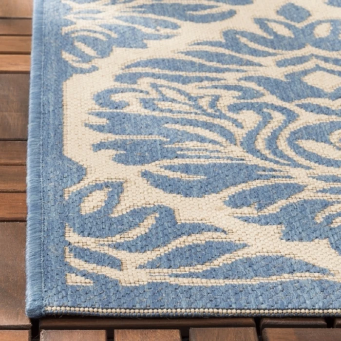 Safavieh Beach House BHS135 Cream / Blue 2'-2" X 4' Accent Area Rug