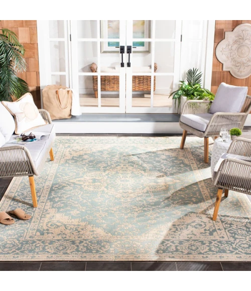 Safavieh Beach House BHS137 Aqua / Cream 5'-3" X 7'-6" Rectangle Area Rug