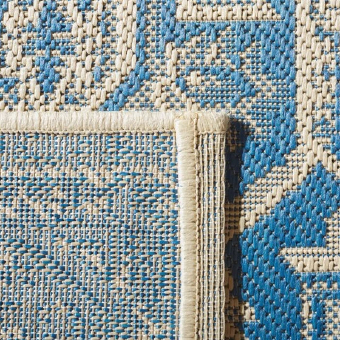 Safavieh Beach House BHS138 Blue / Creme 4' X 4' Round Area Rug