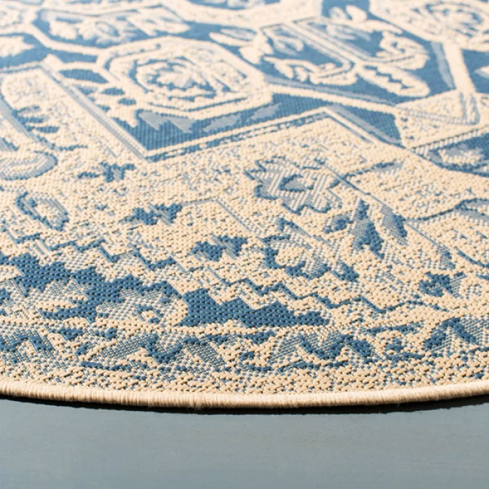 Safavieh Beach House BHS138 Blue / Creme 4' X 4' Round Area Rug