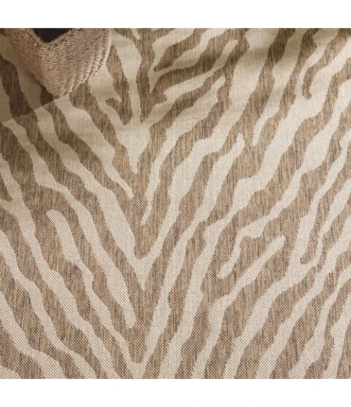 Safavieh Beach House BHS182 Cream / Beige 5'-3" X 7'-6" Rectangle Area Rug